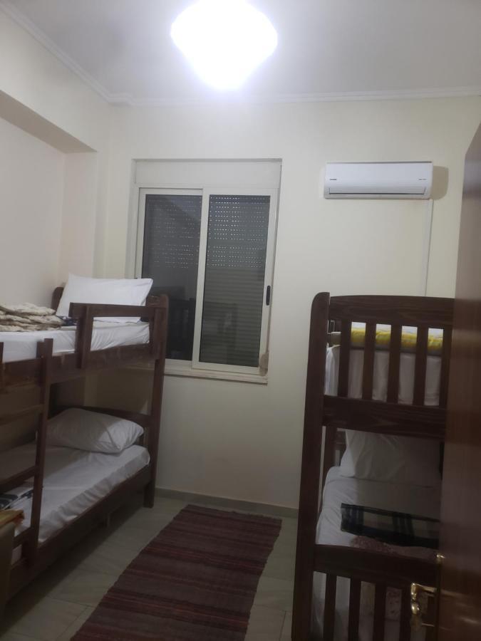 Hostel Oakland Тирана Екстер'єр фото
