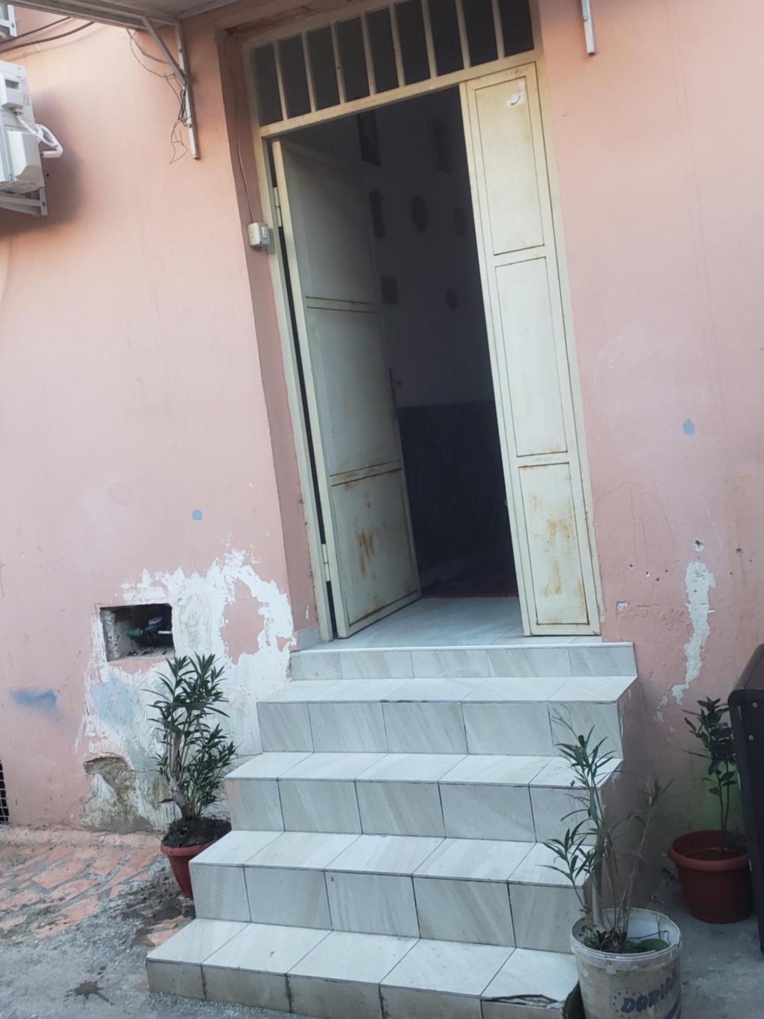 Hostel Oakland Тирана Екстер'єр фото